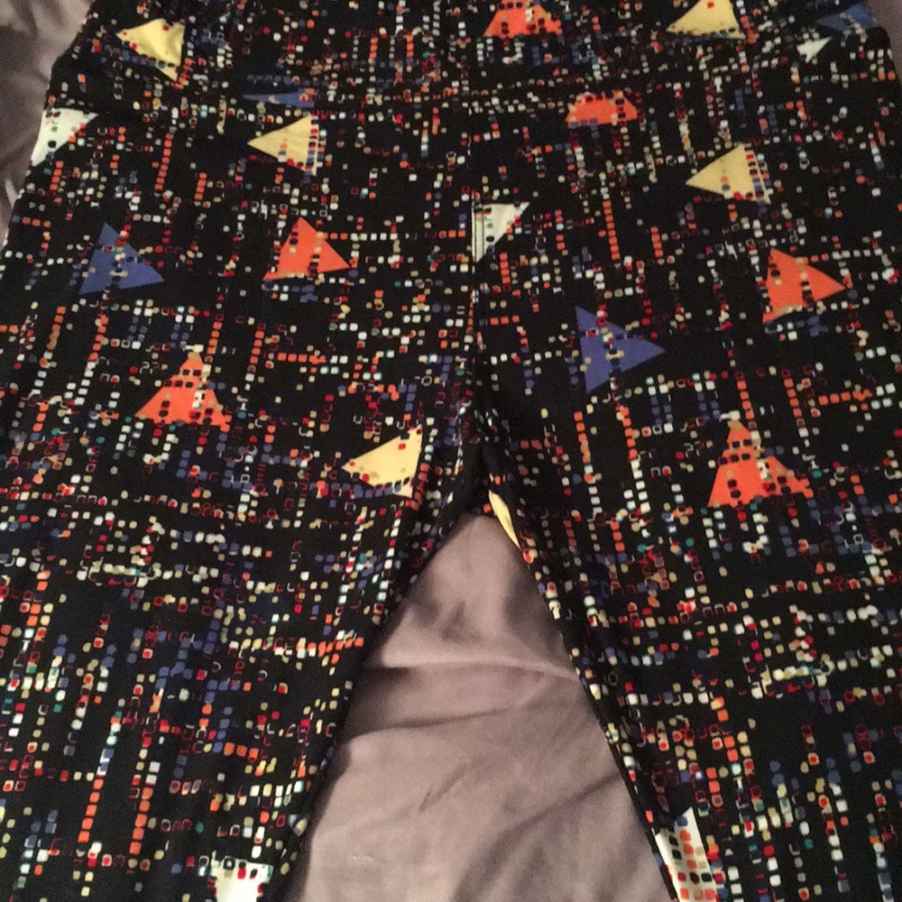 💕BEAUTIFUL BRAND NEW LULAROE TC LEGGINGS💕